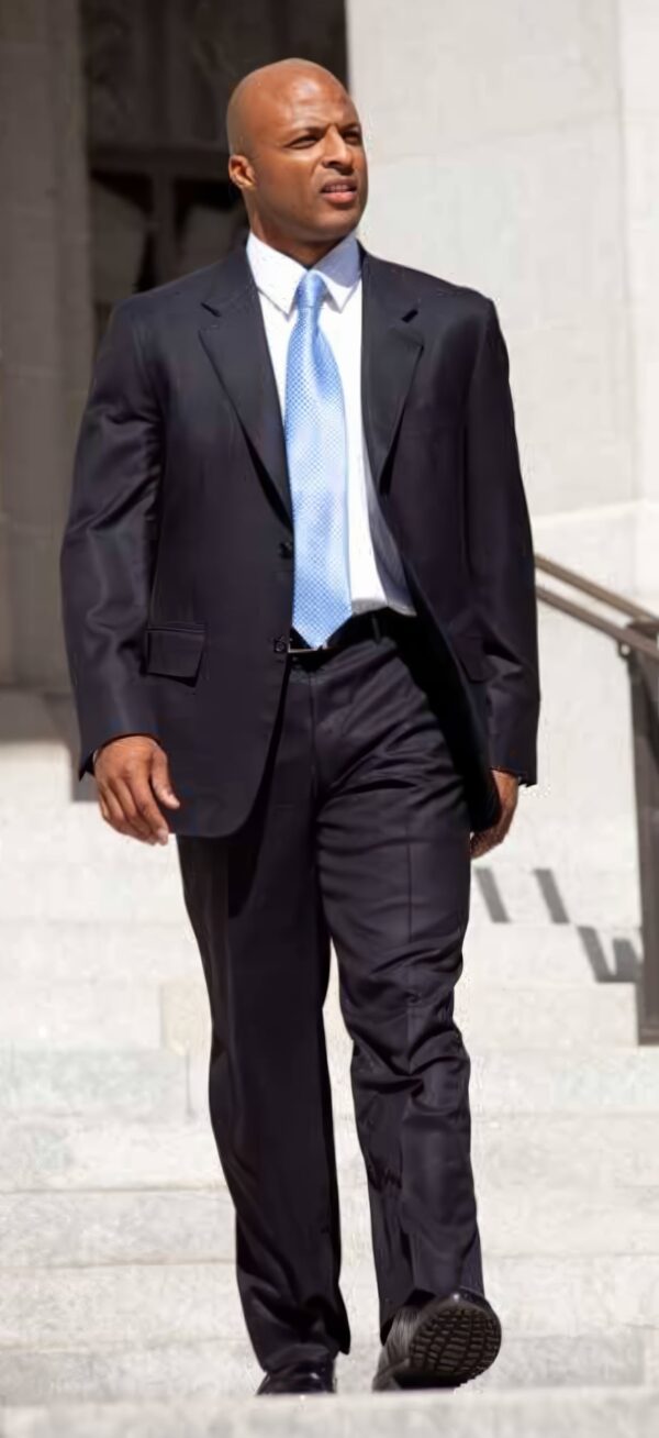 damon-dunn-walking-600×1308